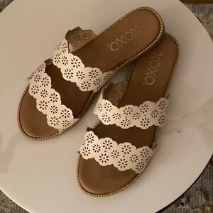 XOXO size 7 sandals summers right around the corner lady’s